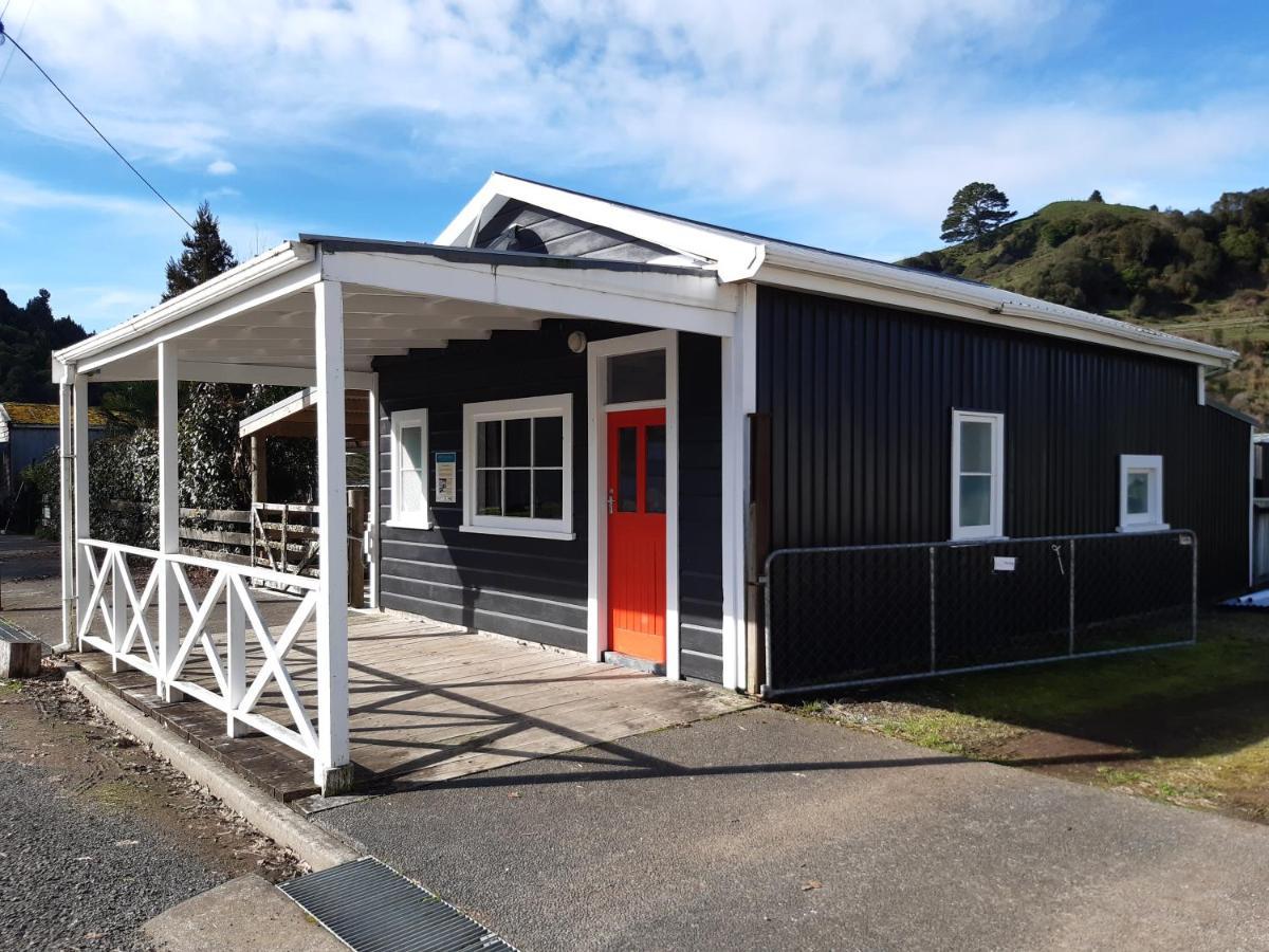 Whanga Butcher Shop Whangamomona Exterior photo